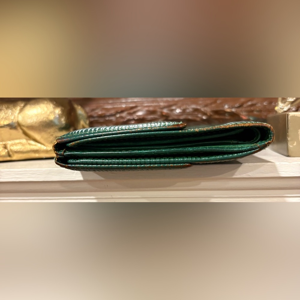 Gorgeous Authentic Vintage Louis Vuitton Epi Wallet - Picture 9 of 12